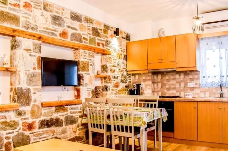 Klaidis House Apartment Skiathos Town Exterior photo